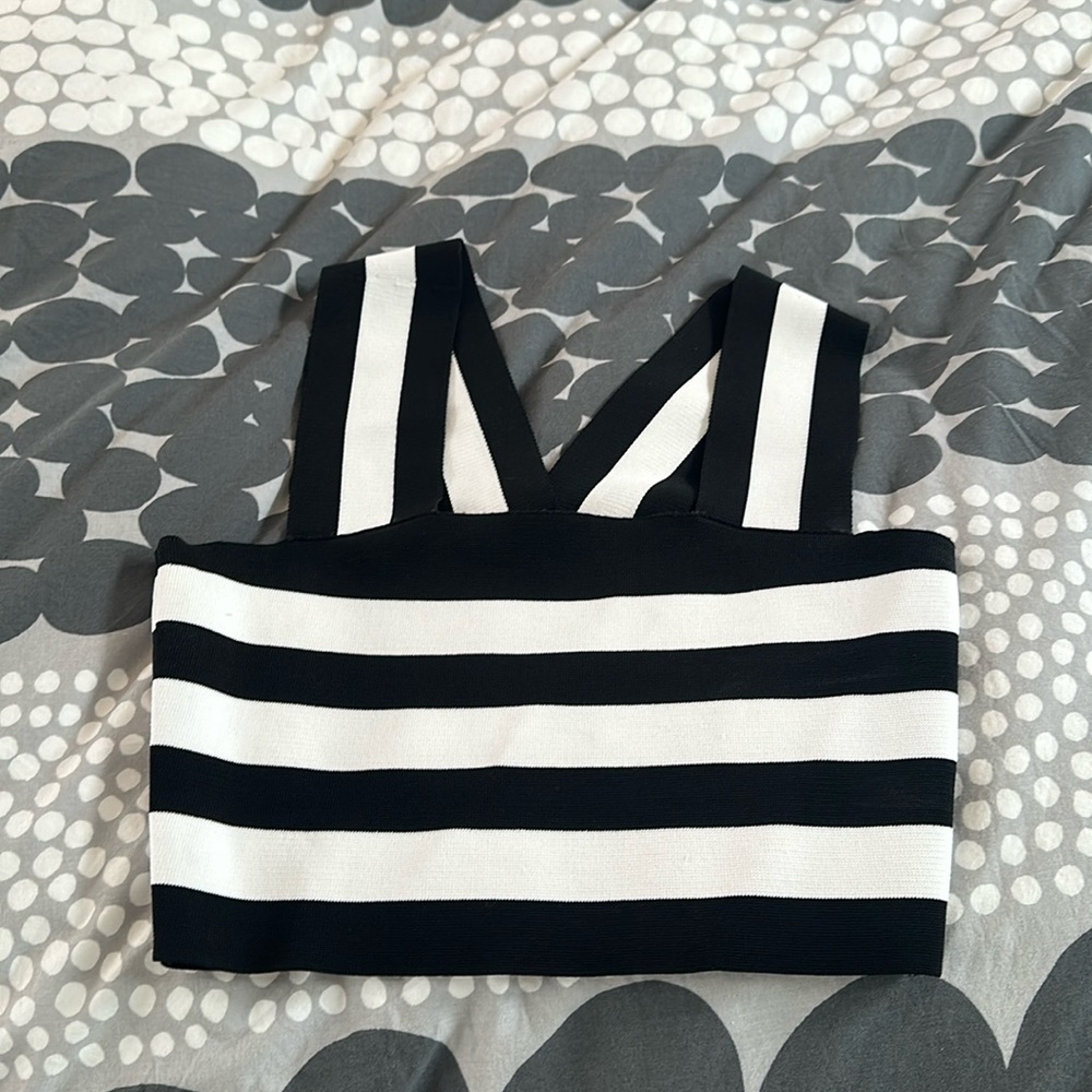 Black and white ALC crop top!